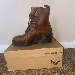 Woman’s Dr Martens Airwair Leona butterscotch boots